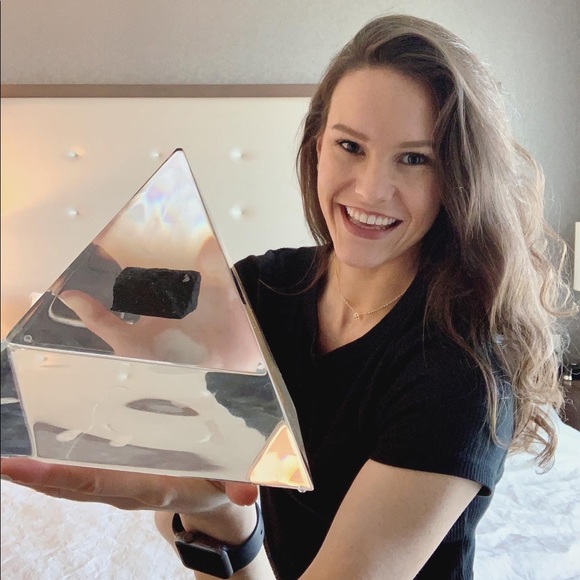 Meet me, Leah! - Picture 2 of 5